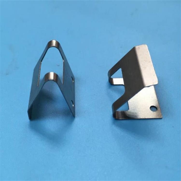 理論解析五（wǔ）金衝壓彎曲件（jiàn）的回彈現象